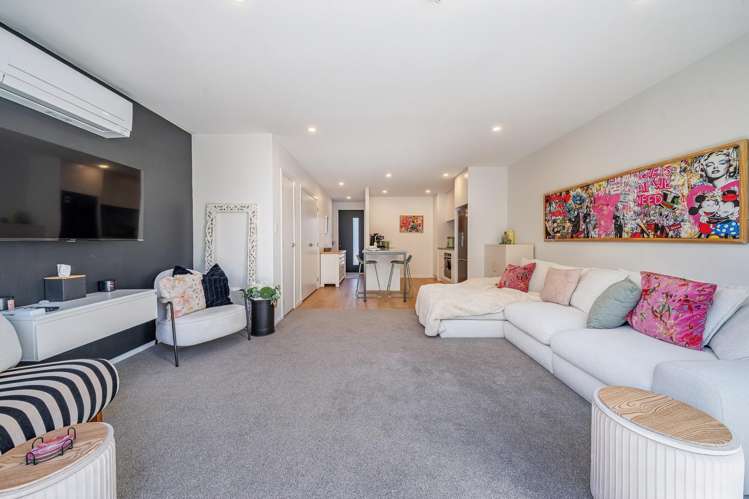 6/90 Knights Road Hutt Central_1