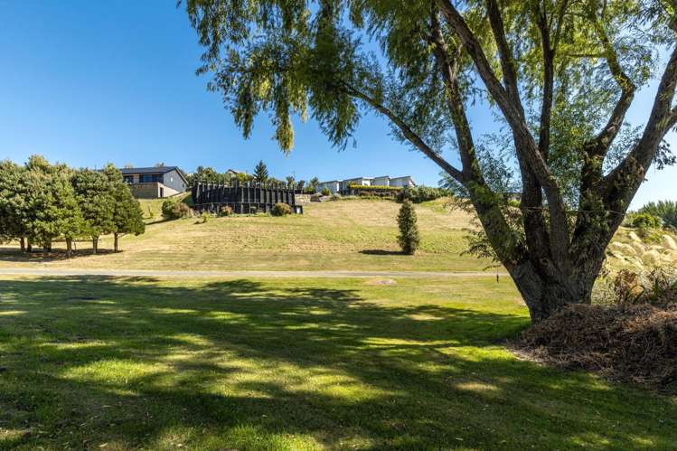 8 Lake View Place Fairhall_29