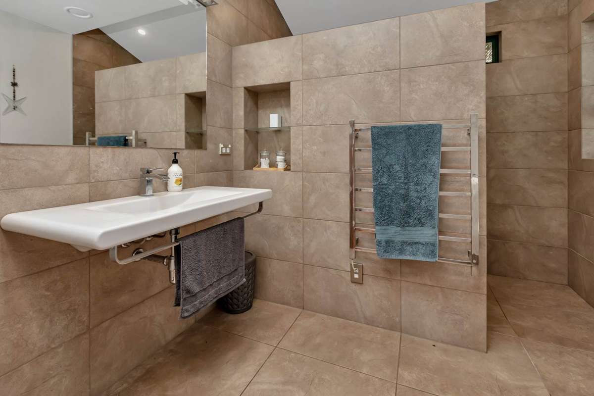77 Appian Way_5