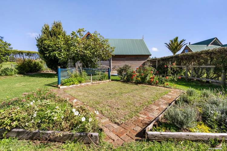 1215 Kohekohe-Karioitahi Road Pollok_17
