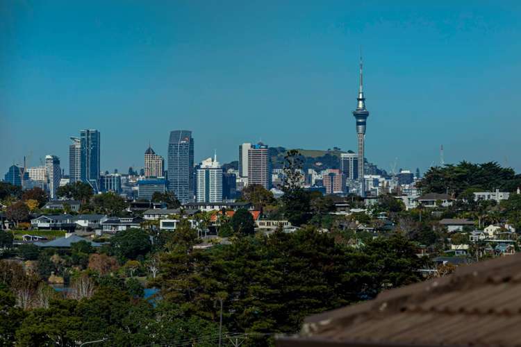 2/28 East Coast Road Milford_2