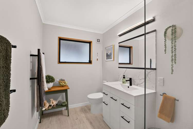 286 Whirinaki Road Bay View_24