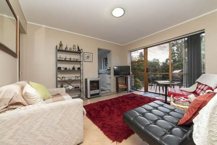13a Scotstoun Place Glen Eden_11