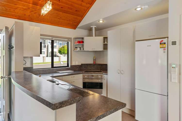 1/1 The Moorings Two Mile Bay_15