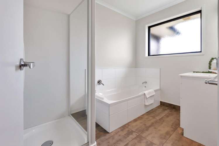 18 Ocean View Rise Ruakaka_14