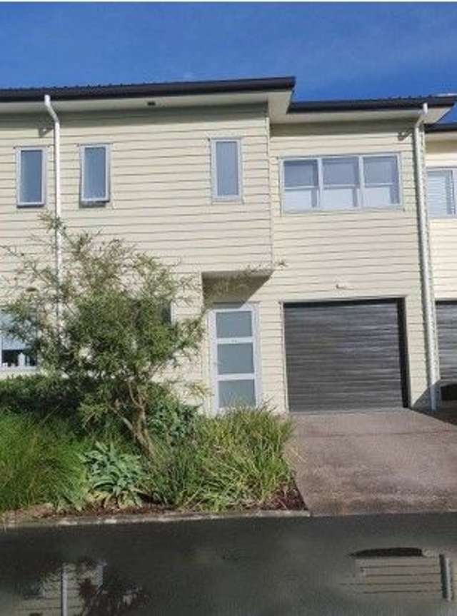 45/11 Ray Small Drive Papakura_2