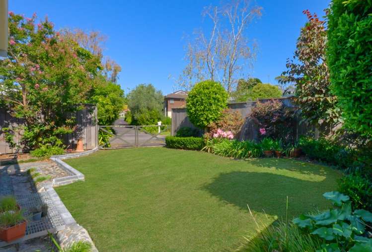 2/13A Wilbur Place Sunnyhills_19