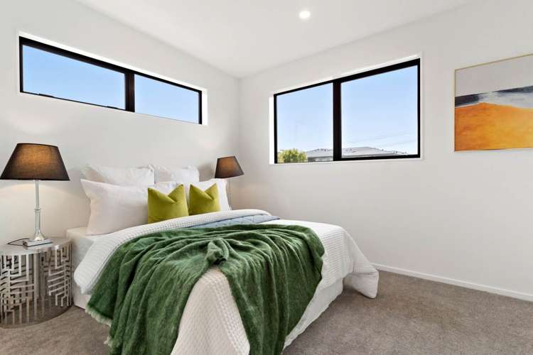 6&8 Embassy Place Glenfield_13