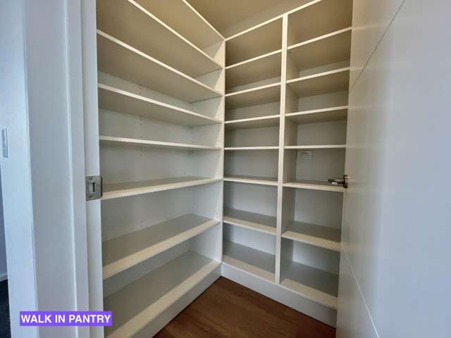 86 Monarch Drive 11103_3