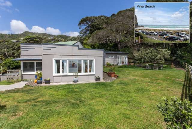 Ultimate Piha Opportunity - Walk Across to the Beach