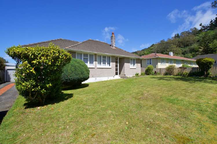 3 Greer Crescent Tawa_21