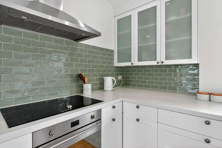 2 Lawrence Carter Drive Bombay_9