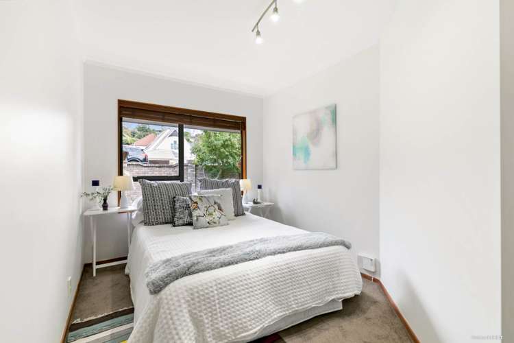 152 The Drive Epsom_9