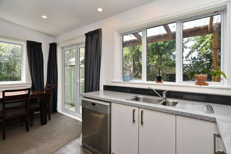 98 Hargood Street Woolston_7