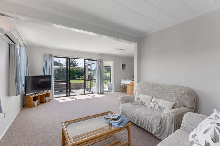 13 Atua Street Waikanae Beach_8