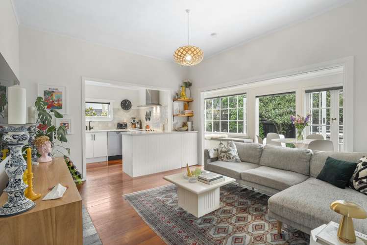 2/3 Haig Avenue Three Kings_1
