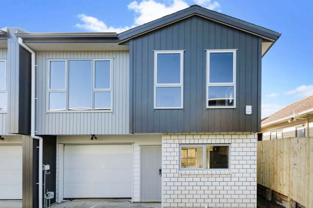 Brand New Homes on Elegant Seaside