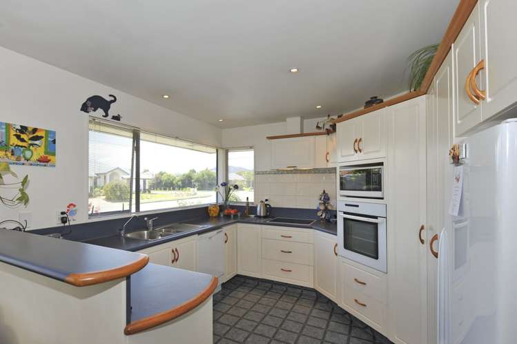 130 Aldinga Avenue Stoke_6