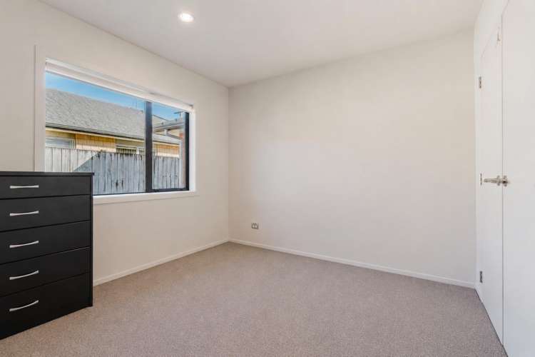 2 Southbrook Close Glenview_13