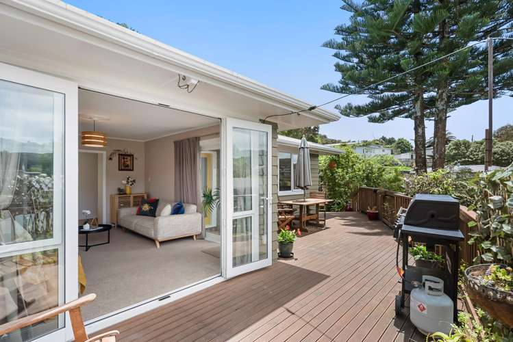 67 Bird Grove Stokes Valley_10