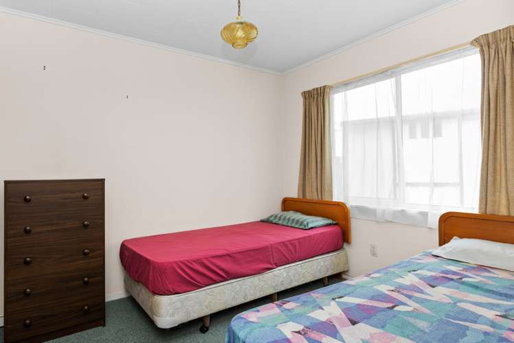 2/24 Oxford Street Taradale_13