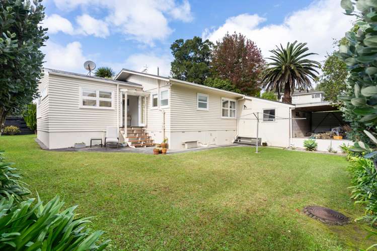 6 Vandeleur Avenue Birkdale_11