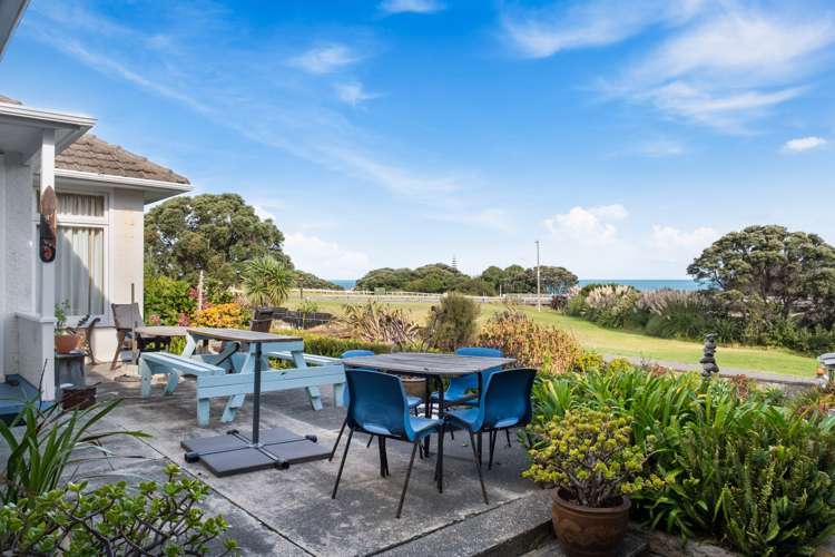 6 Moana Road Okitu_2