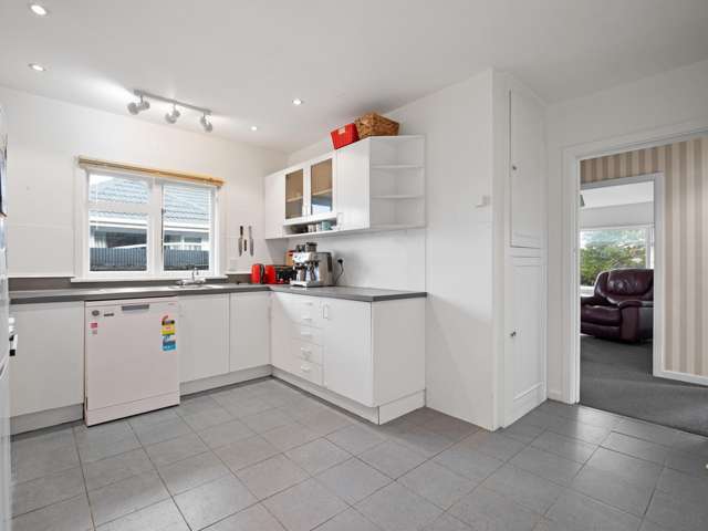 3 Bournemouth Crescent Aranui_2