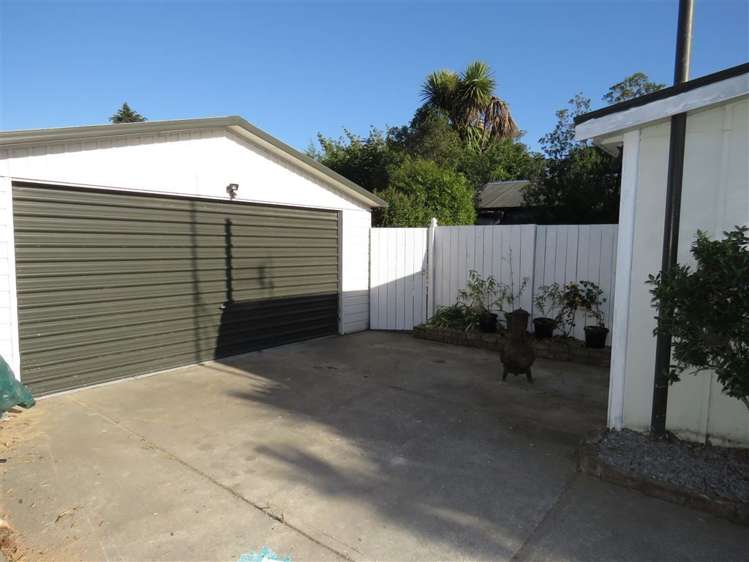 75 Kings Avenue Waikuku Beach_1