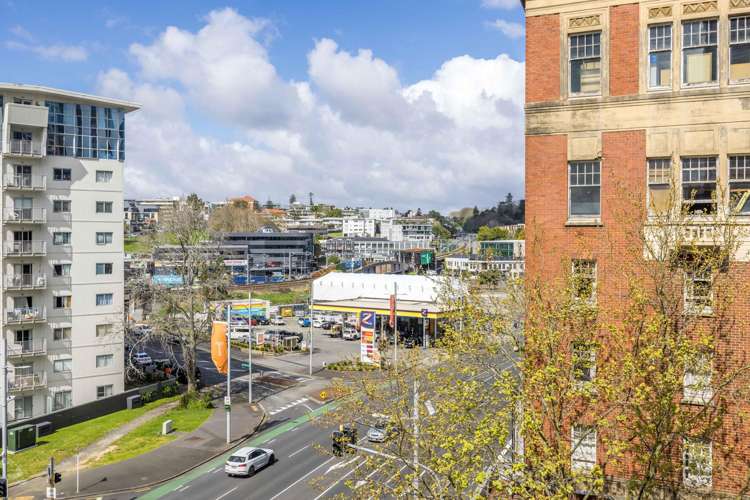 3A/121-123 Beach Road Auckland Central_17