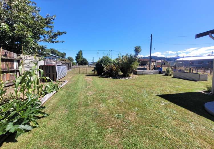 7 Main Street Reefton_13