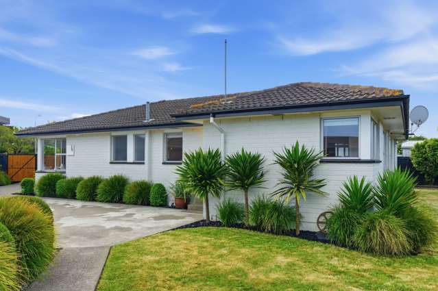 Double + Garage and 750sqm Section!