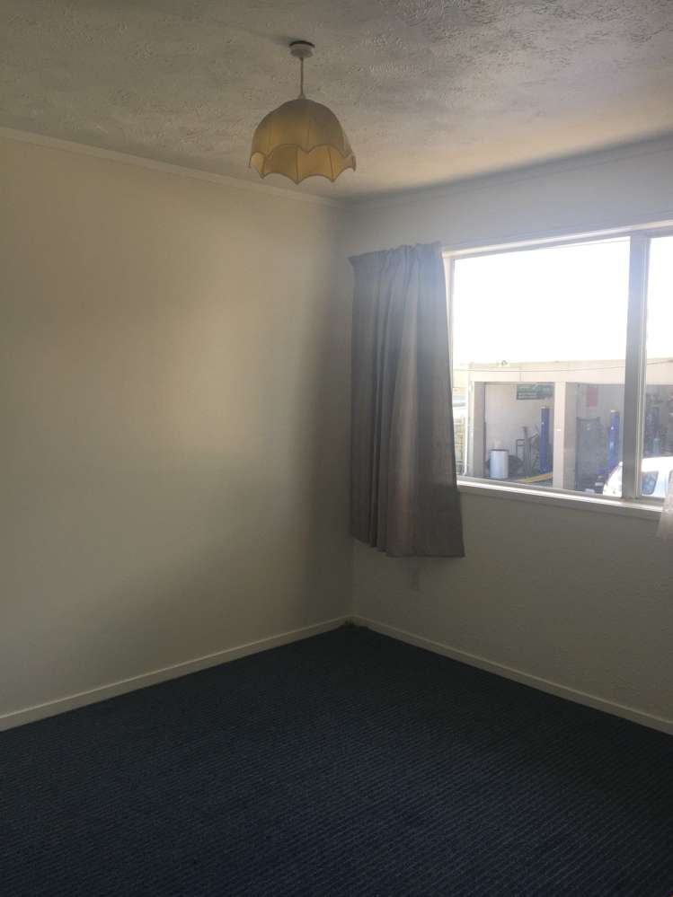 2/2a Bowers Road Glen Eden_5