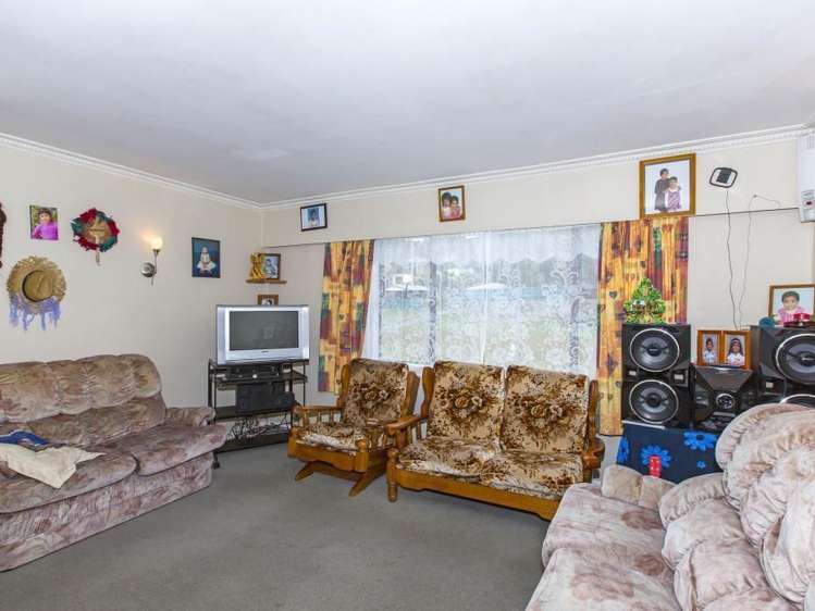 11 Bledisloe Crescent Wainuiomata_1