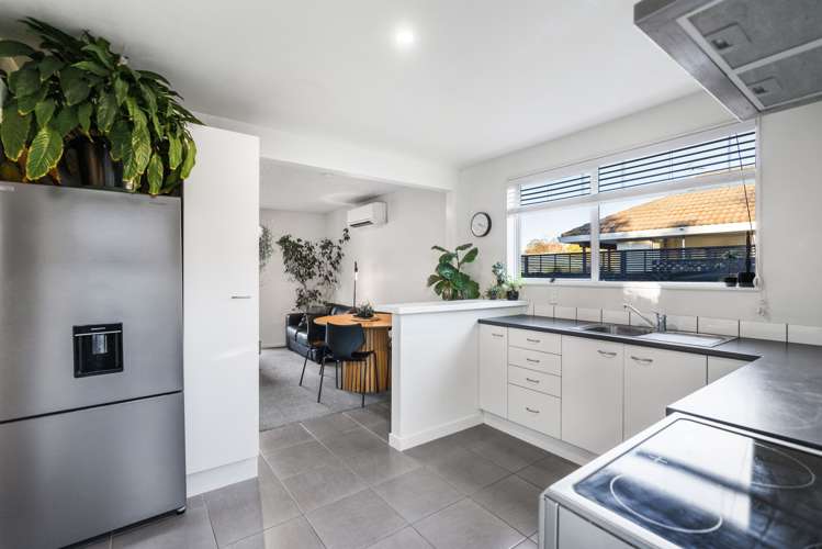 2/176 Riverlaw Terrace Saint Martins_3