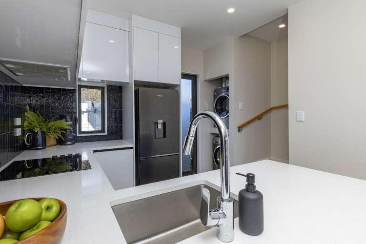 1/24 Tara Road Henderson_9