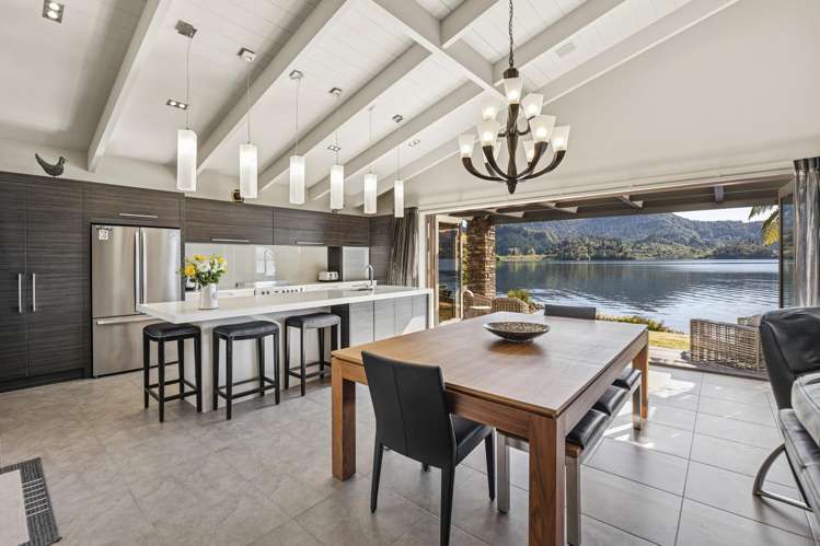 17 Steep Street Lake Okareka_6