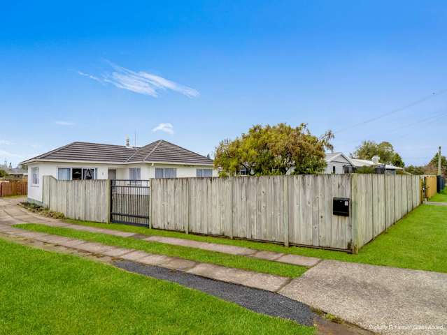 Huge Garage And A Renovation Ready Two-Bedroom