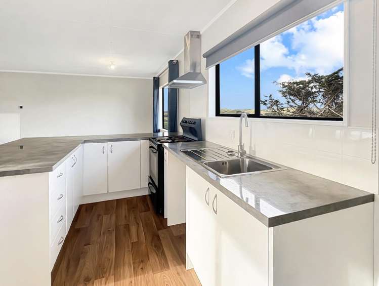 54 Moss Road 11184_2