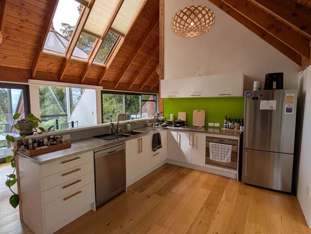 22 Tui Crescent Waiatarua_1