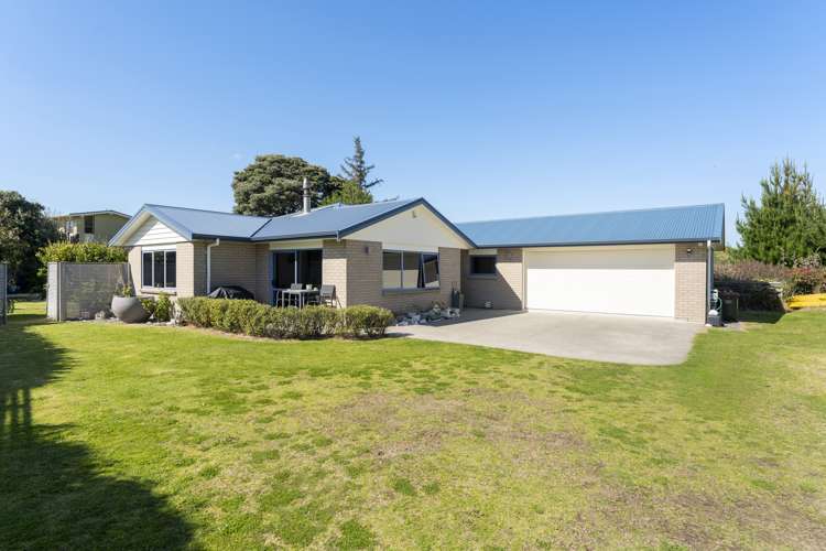9 Byron Brown Place Otaki Beach_13