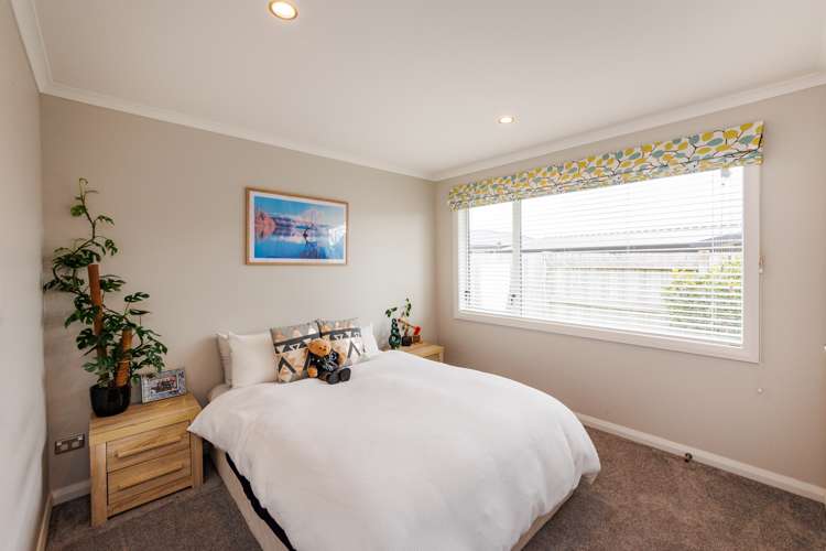 11 Saint Heliers Grove Fitzherbert_23