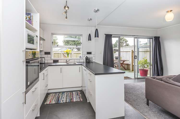 2/50 Brussels Street Miramar_14