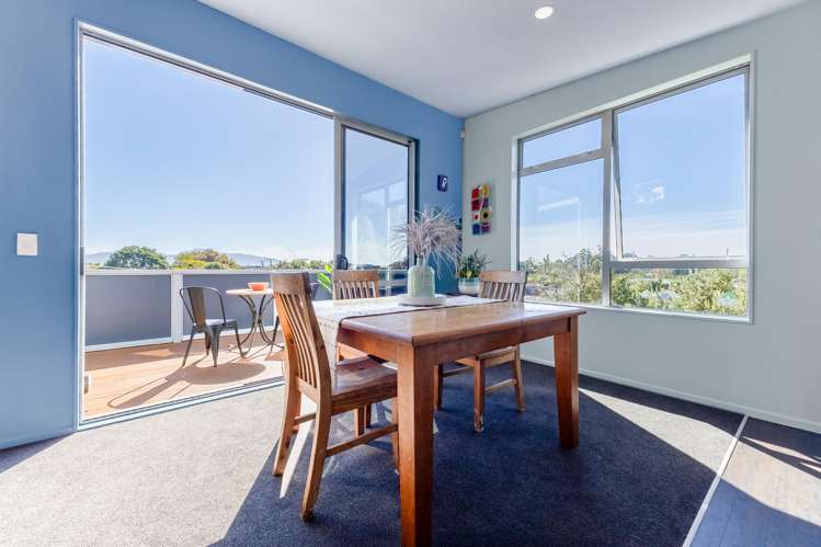 10 Charlotte Way_5