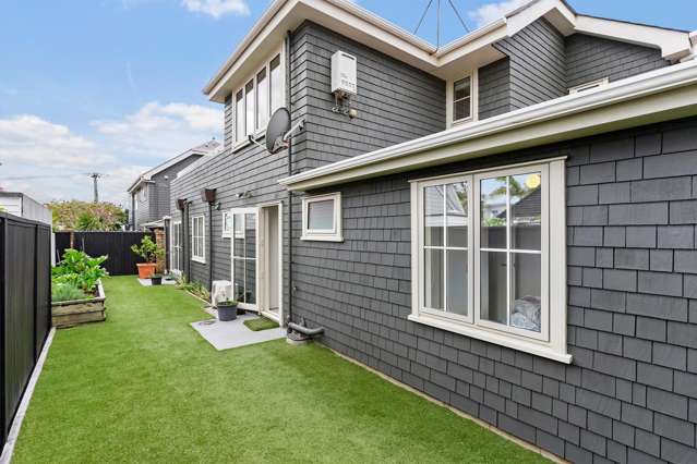 MISSION BAY CEDAR HOME - TEENAGERS/DOWNSIZERS TICK