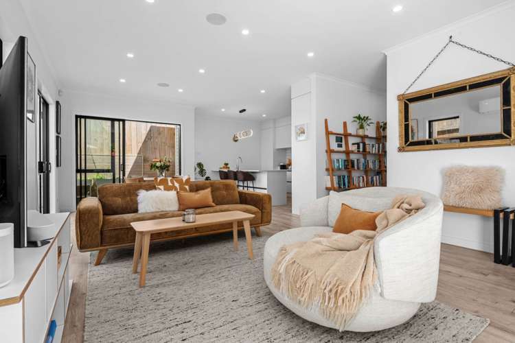 562d Beach Road Rothesay Bay_1