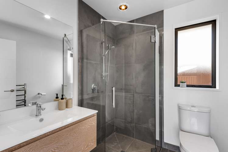 98 Oaks Drive Lincoln_6