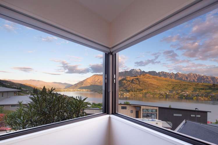 61 Highview Terrace Queenstown Hill_11