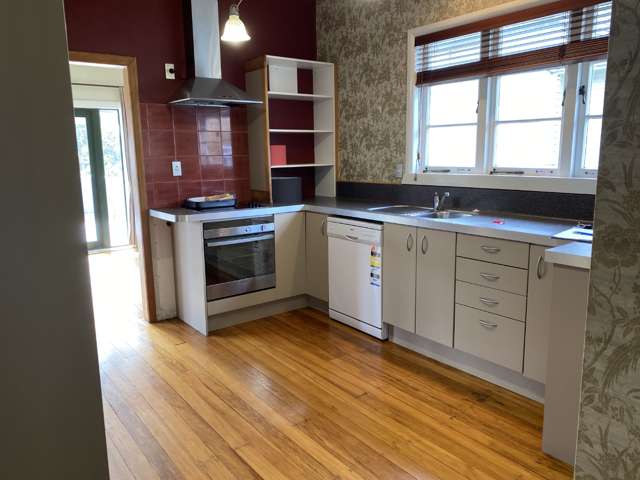 644 Teasdale Street 11385_1