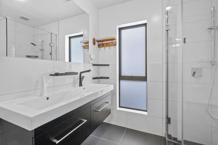 85 Endeavour Drive Whitby_16